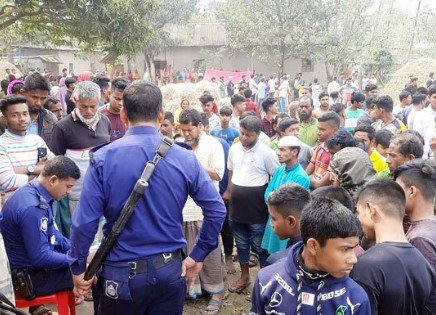 বাজার শেষে বাড়ি ফেরার পথে ট্রাকচাপায় যুবকের মৃত্যু